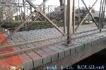 trave-plastica-riciclata-per-pavimentazione-di-piccolo-ponte